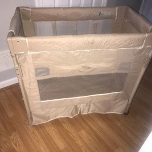 Arms reach co-sleeper